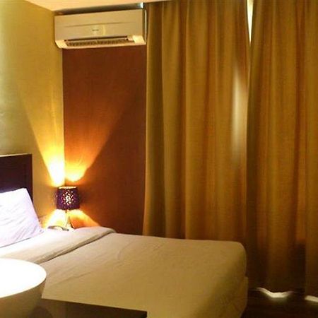 Zotel Business & Leisure Hotel クチン エクステリア 写真