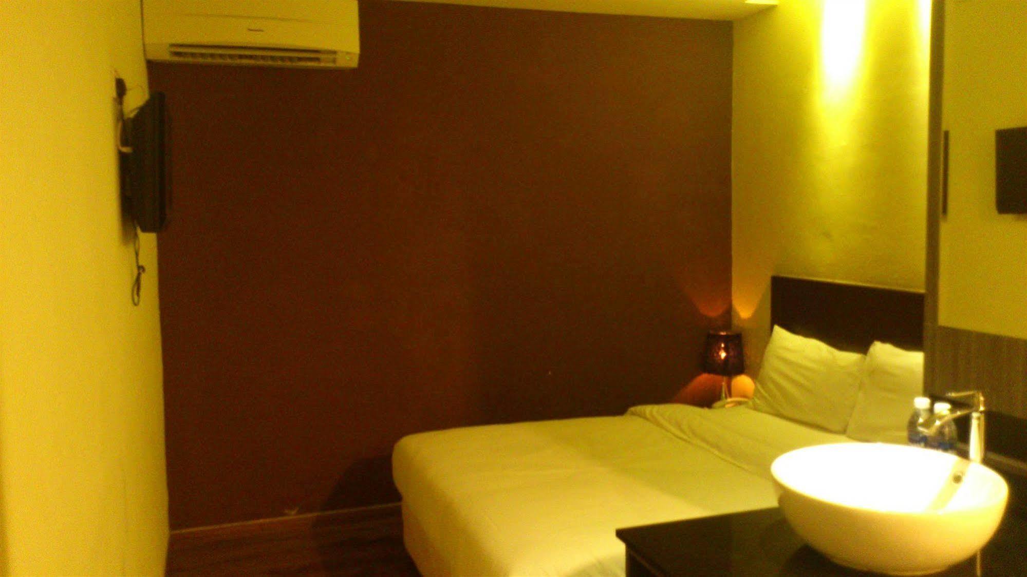 Zotel Business & Leisure Hotel クチン エクステリア 写真